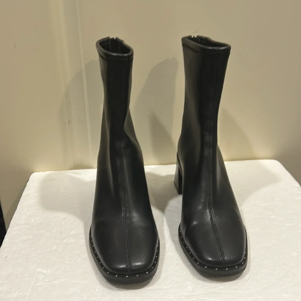 NWT Open Edit slant Block Heel embellish upper sole/zip ankle Boots size 6 black